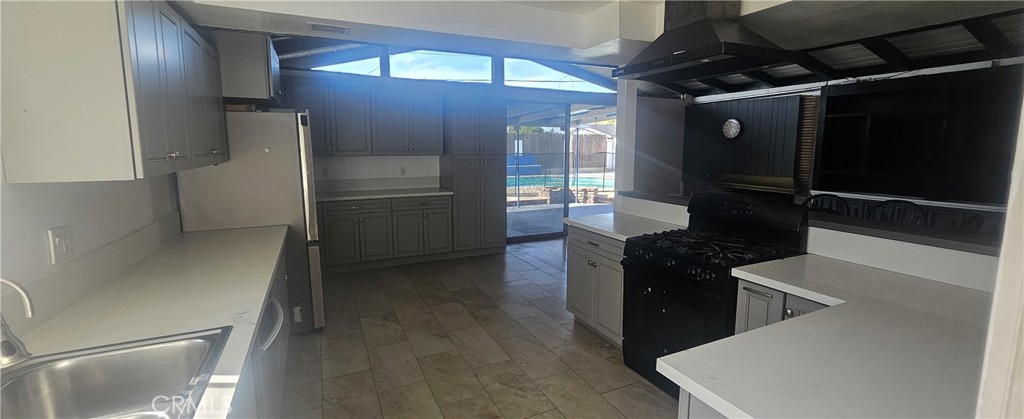 14635 Jalisco Road La Mirada, CA 90638 - Photo 4 of 14 Remodeled Kitchen