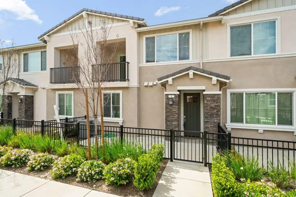 $480,000 | 16650 Wyndham Lane, Unit 4, Fontana, CA 92336