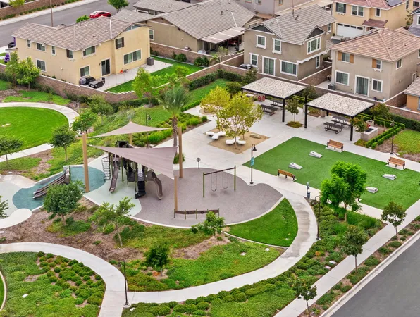 $480,000 | 16650 Wyndham Lane, Unit 4, Fontana, CA 92336
