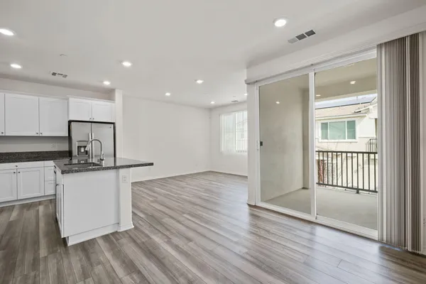 $480,000 | 16650 Wyndham Lane, Unit 4, Fontana, CA 92336