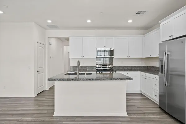 $480,000 | 16650 Wyndham Lane, Unit 4, Fontana, CA 92336
