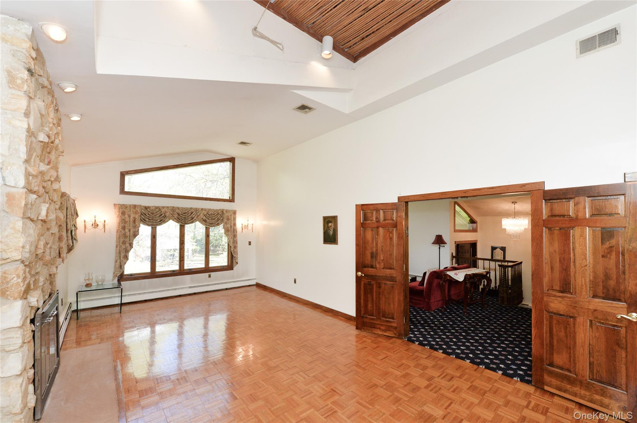 24 Highview Road Monsey, NY 10952 - Photo 6 of 44 a view of a hallway with interior of the house
