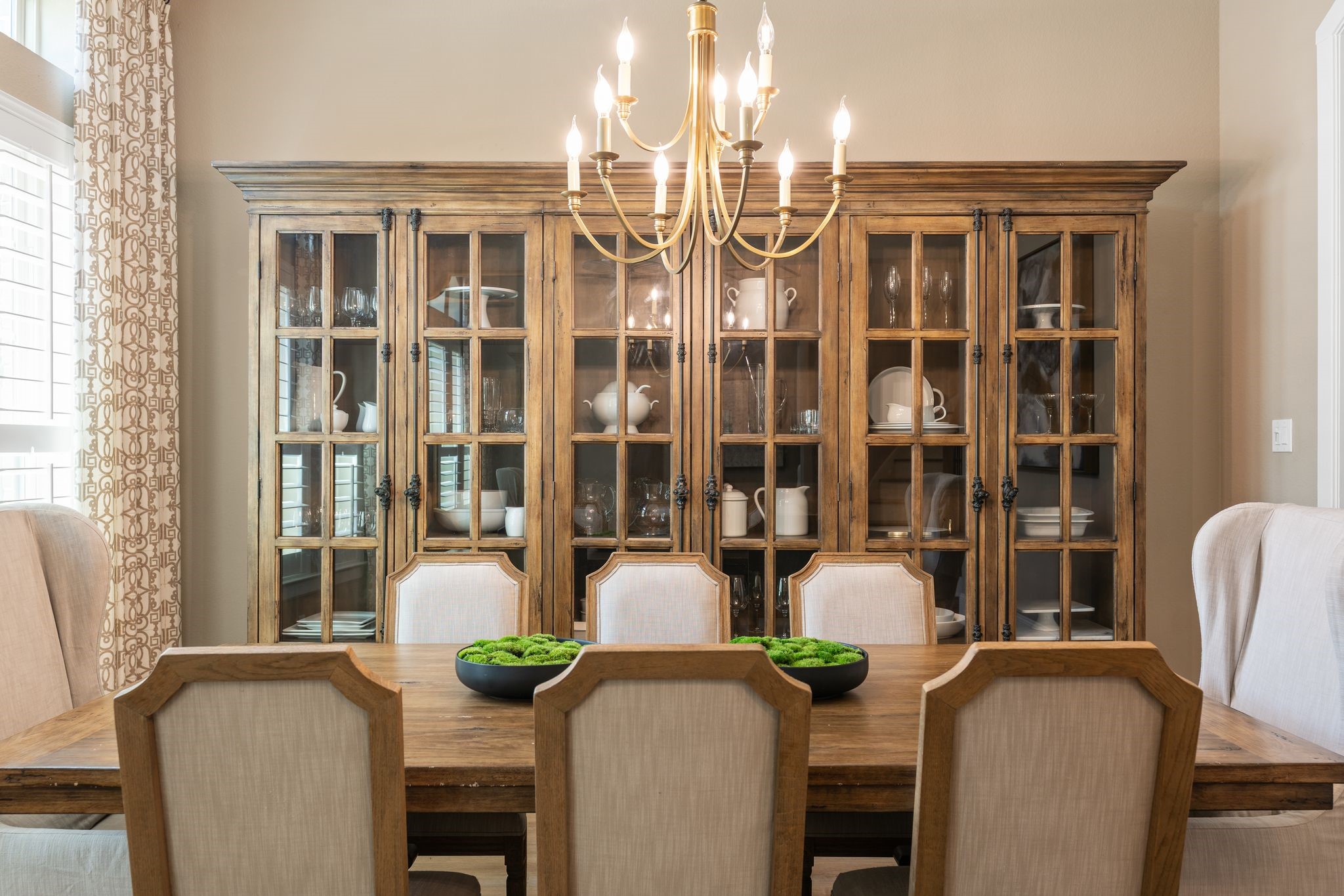 2914 Rutherford Pl Court Katy, TX 77494 - Photo 10 of 50 a view of a dining room with furniture and chandelier