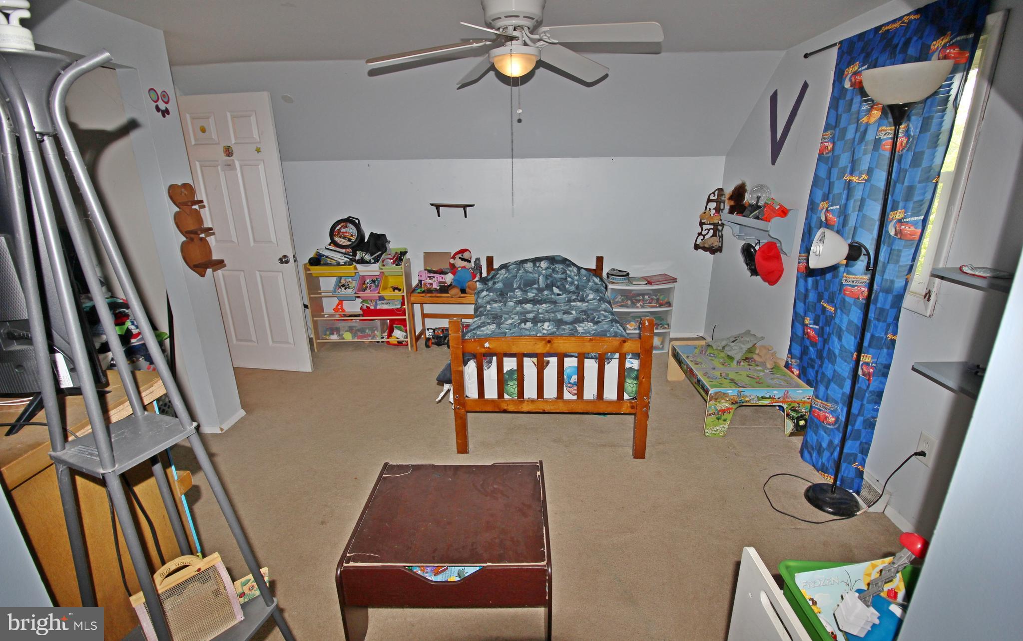 208 Cardinal Road Lititz, PA 17543 - Photo 29 of 40 a view of an entryway with wooden floor