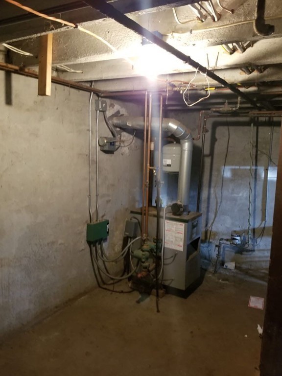 31 Russell Street West Springfield, MA 01089 - Photo 10 of 14 a room with gym equipment