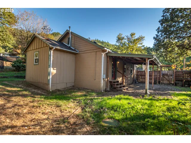 $214,000 | 839 Union Gap Loop, Oakland, OR 97462