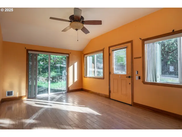 $214,000 | 839 Union Gap Loop, Oakland, OR 97462