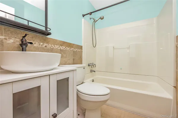 $189,900 | 8 Cheyenne Court, Unit 8, Coram, NY 11727