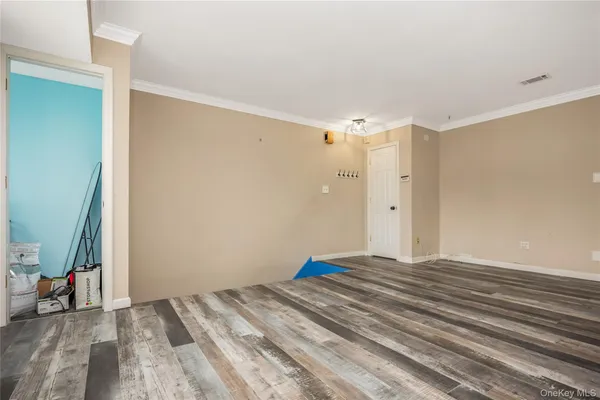 $189,900 | 8 Cheyenne Court, Unit 8, Coram, NY 11727