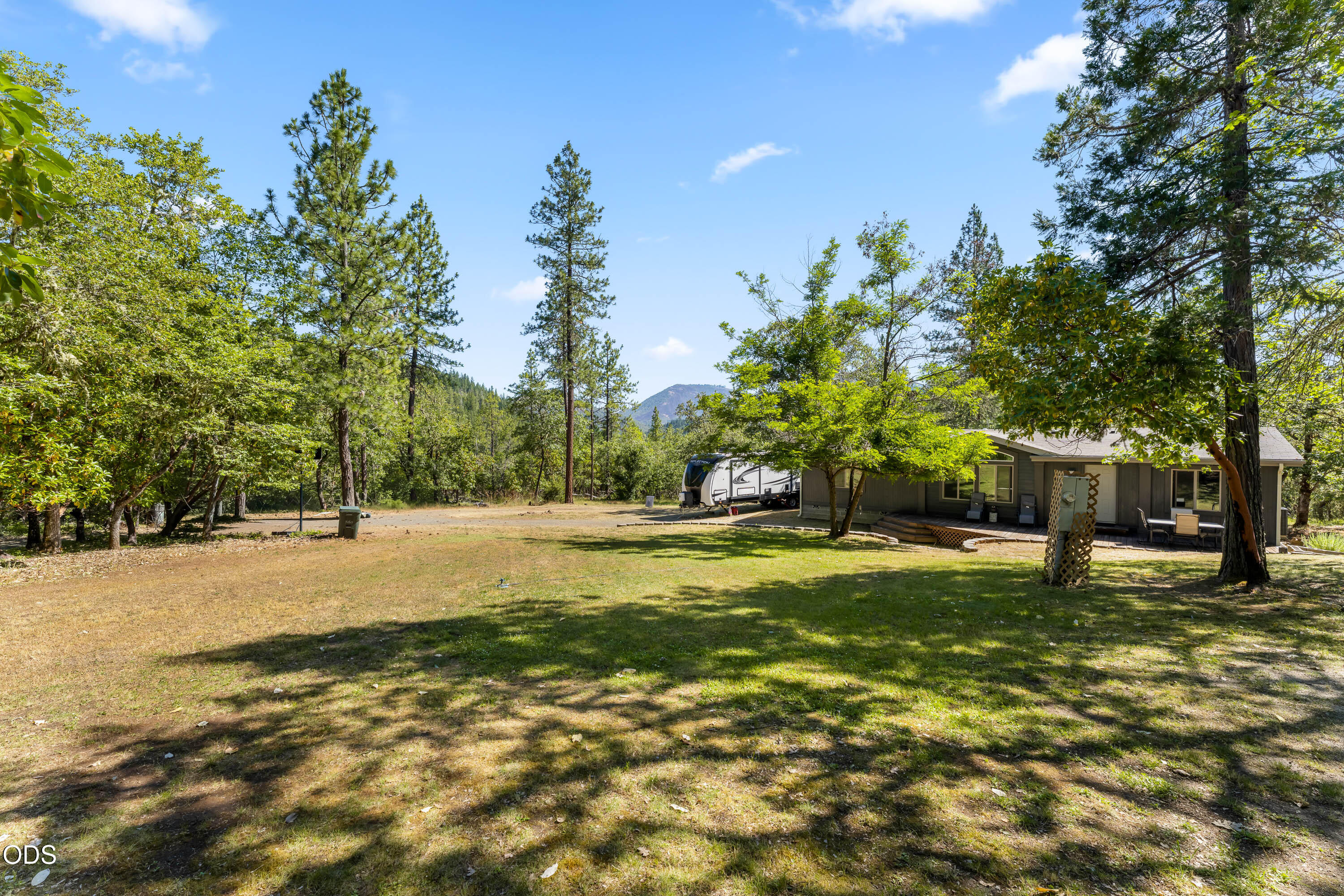 1460 Grays Creek Road Grants Pass, OR 97527 - Photo 6 of 34