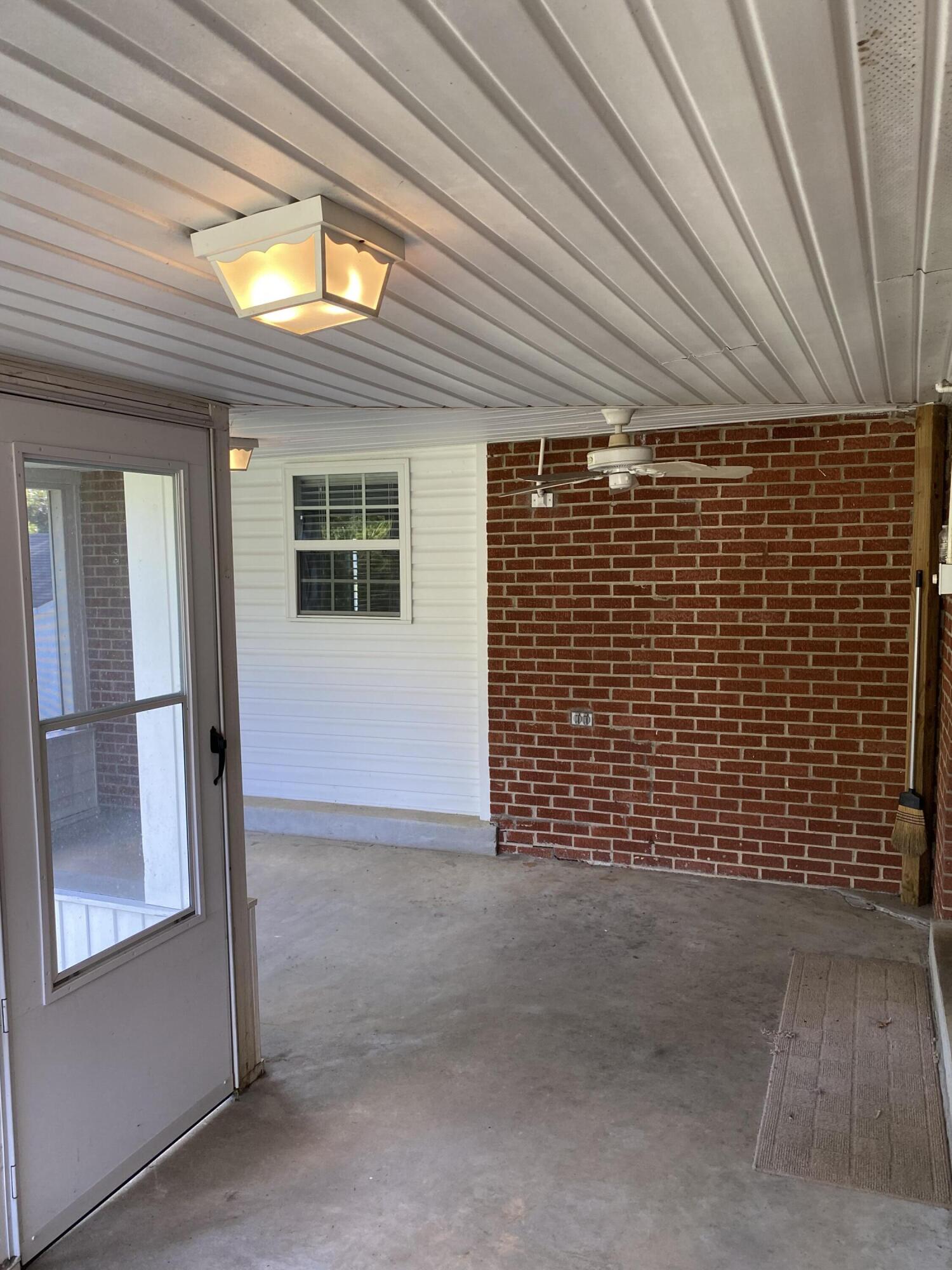 2324 Harrodsburg Road Lexington, KY 40503 - Photo 10 of 19 IMG-2133