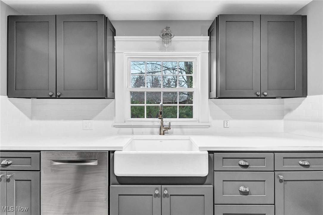 8376 Eagle Road Kirtland, OH 44094 - Photo 14 of 45