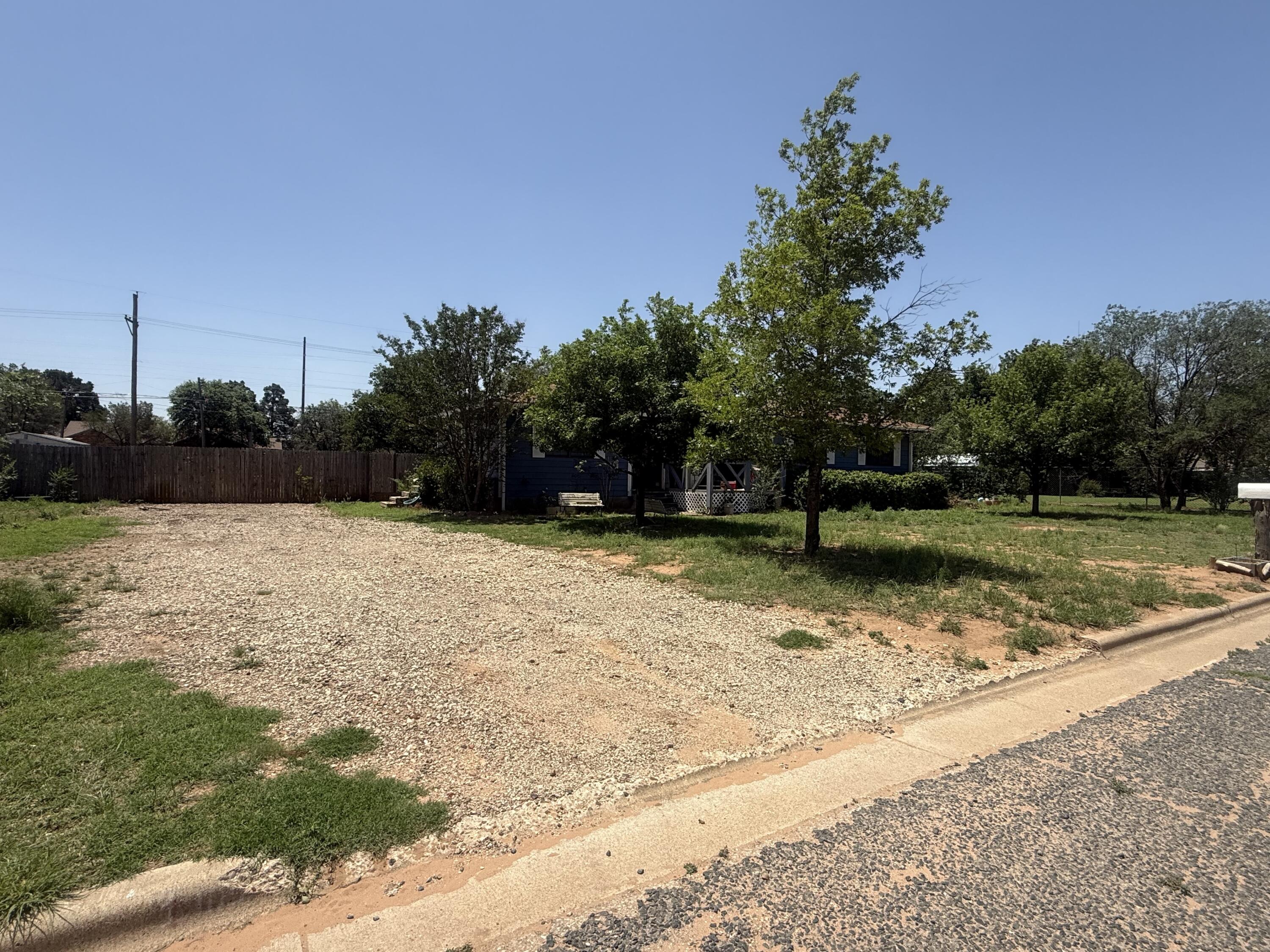 105 81st Street Lubbock, TX 79404 - Photo 8 of 22 105 81st driveway