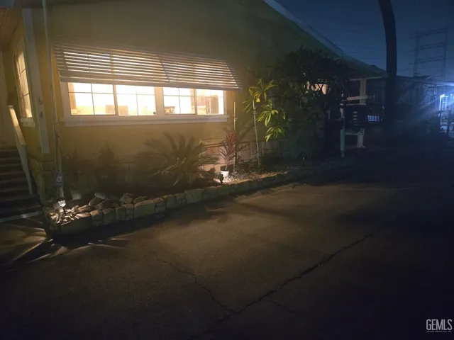 a view of yard from balcony