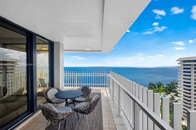 $2,599,000 | 3 Grove Isle Drive, Unit C1802, Coconut Grove, FL 33133