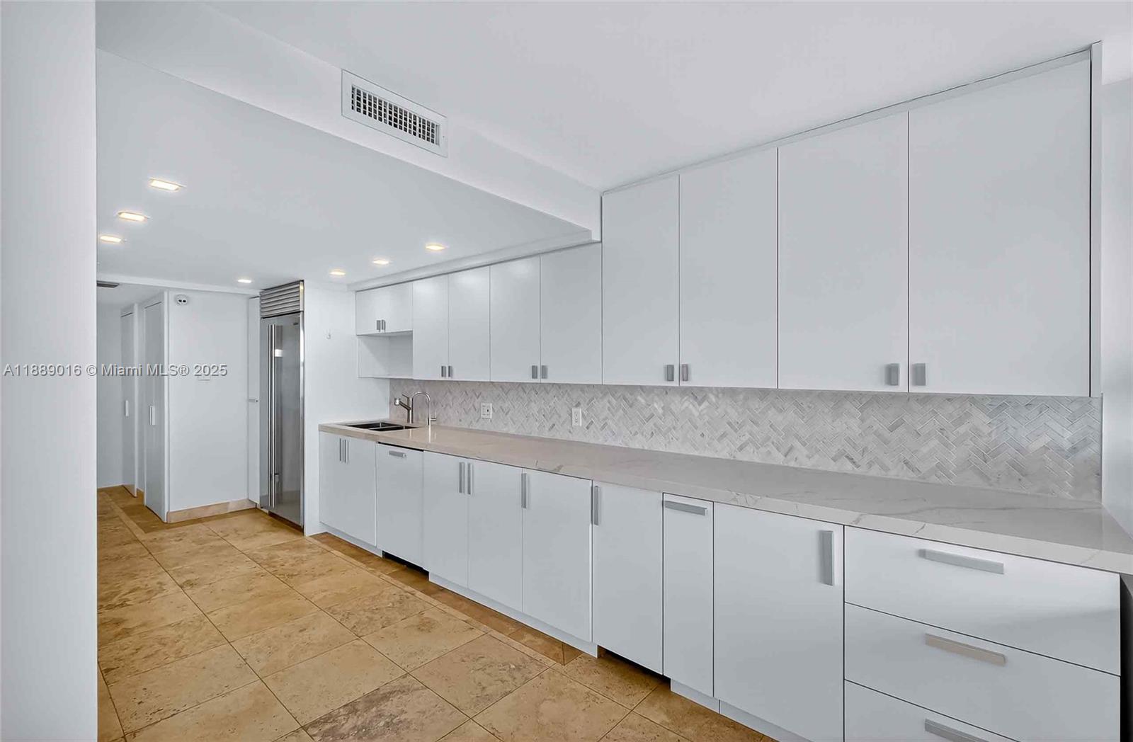 3 Grove Isle Drive, Unit C1802 Coconut Grove, FL 33133 - Photo 23 of 56