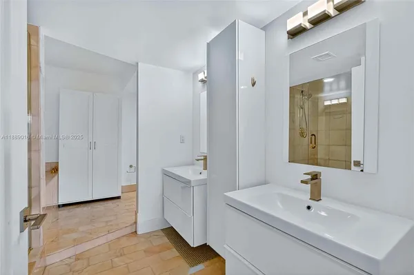 $2,495,000 | 3 Grove Isle Drive, Unit C1802, Coconut Grove, FL 33133