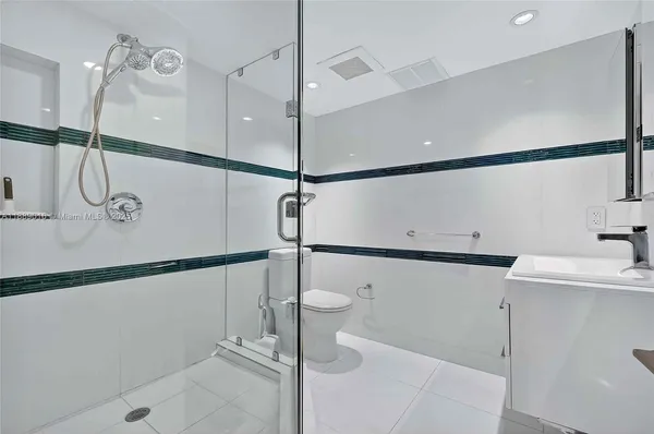 $2,495,000 | 3 Grove Isle Drive, Unit C1802, Coconut Grove, FL 33133