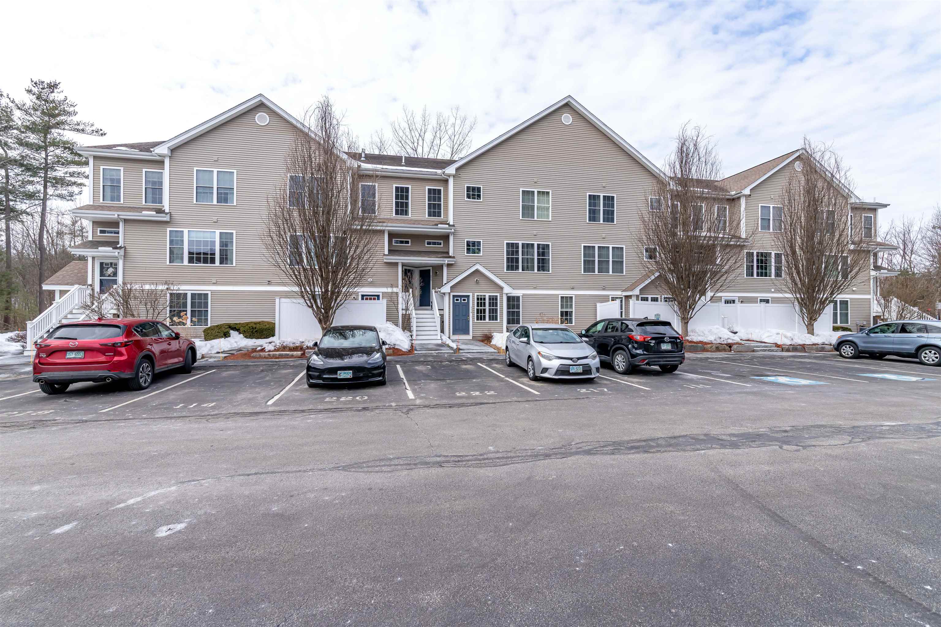 3 Maple Ridge Drive, Unit 114 Merrimack, NH 03054 - Photo 1 of 28