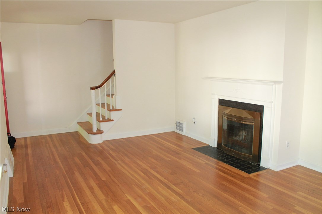1384 Winston Road Cleveland, OH 44121 - Photo 3 of 8
