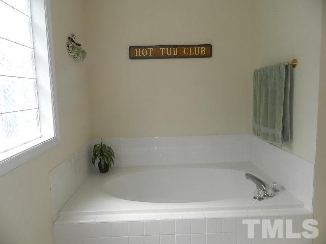 11 Line Drive Raleigh, NC 27603 - Photo 14 of 25 Gallery Image 14