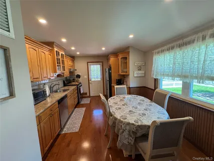 $649,999 | 98 West 8th Street, Deer Park, NY 11729