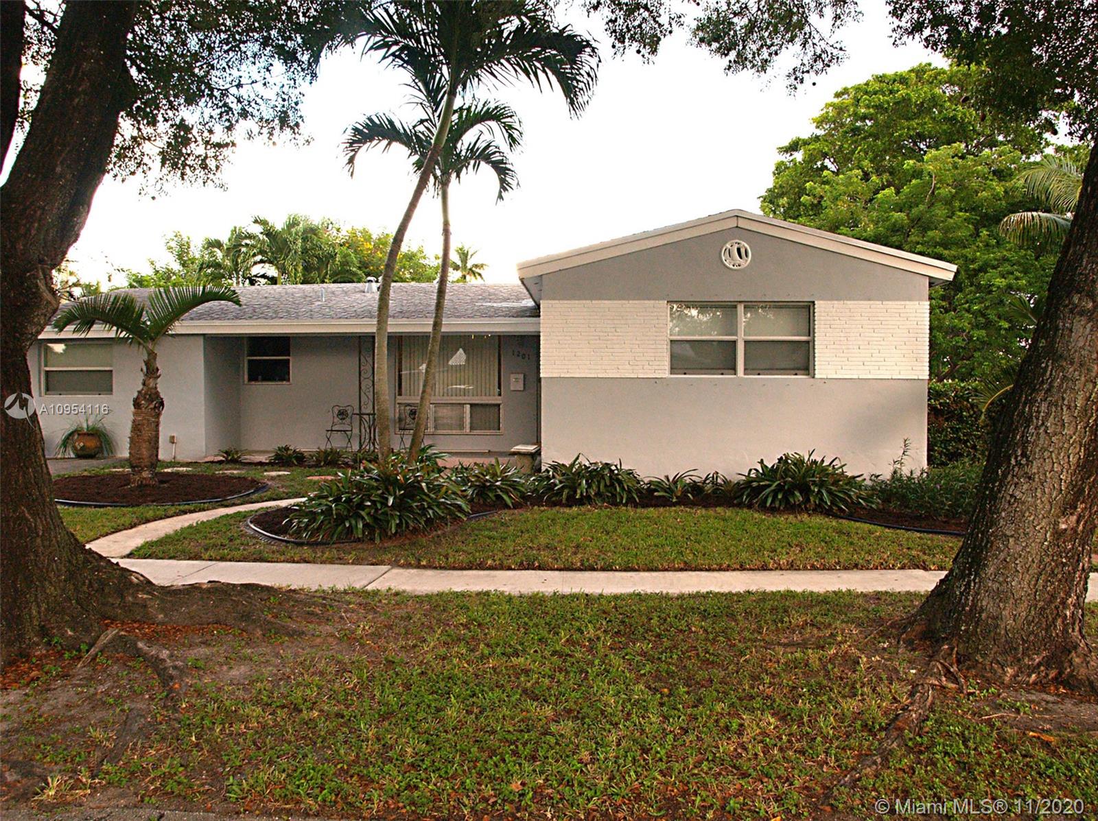 1201 North 30th Road Hollywood, FL 33021 - Photo 1 of 16 Gallery Image 1