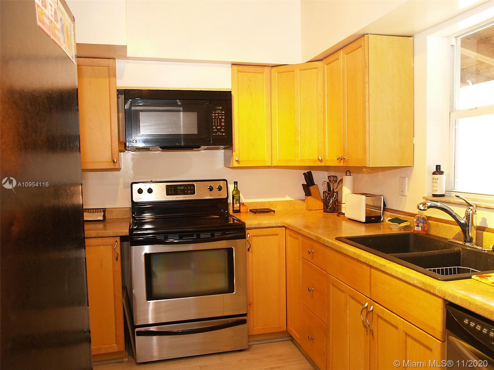 1201 North 30th Road Hollywood, FL 33021 - Photo 11 of 16 Gallery Image 11