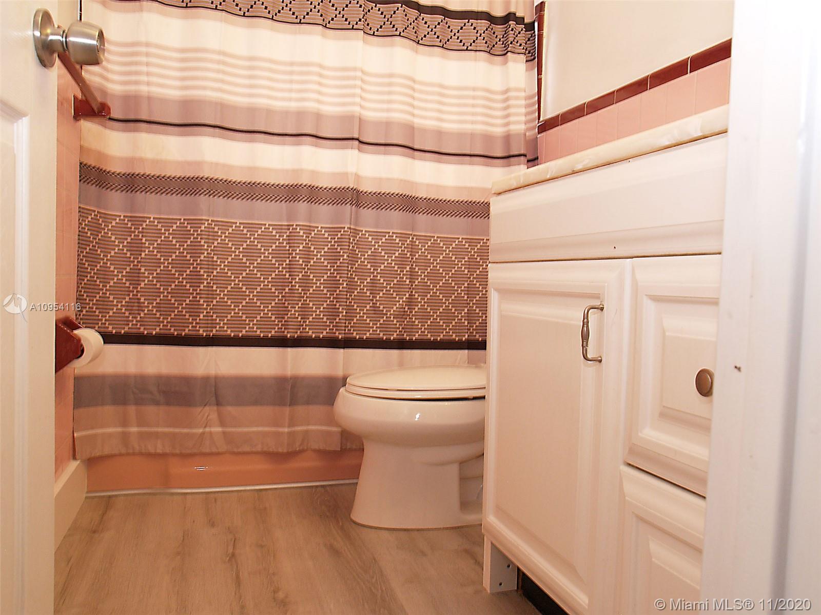 1201 North 30th Road Hollywood, FL 33021 - Photo 13 of 16 Gallery Image 13