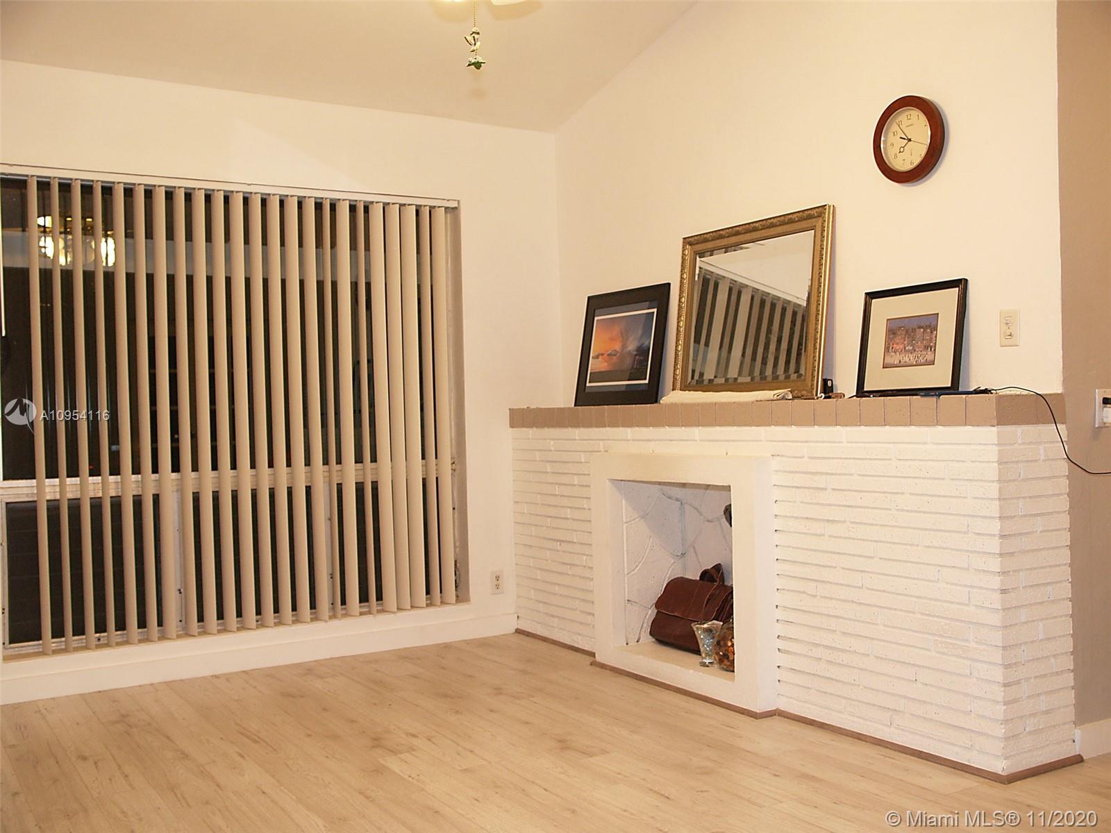 1201 North 30th Road Hollywood, FL 33021 - Photo 6 of 16 Gallery Image 6