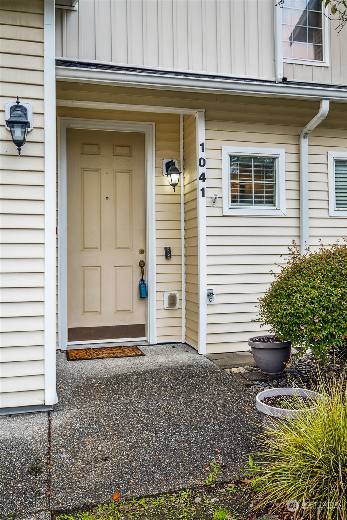 3220 Southeast 12th Street, Unit 1041 Renton, WA 98058 - Photo 2 of 24 Gallery Image 2