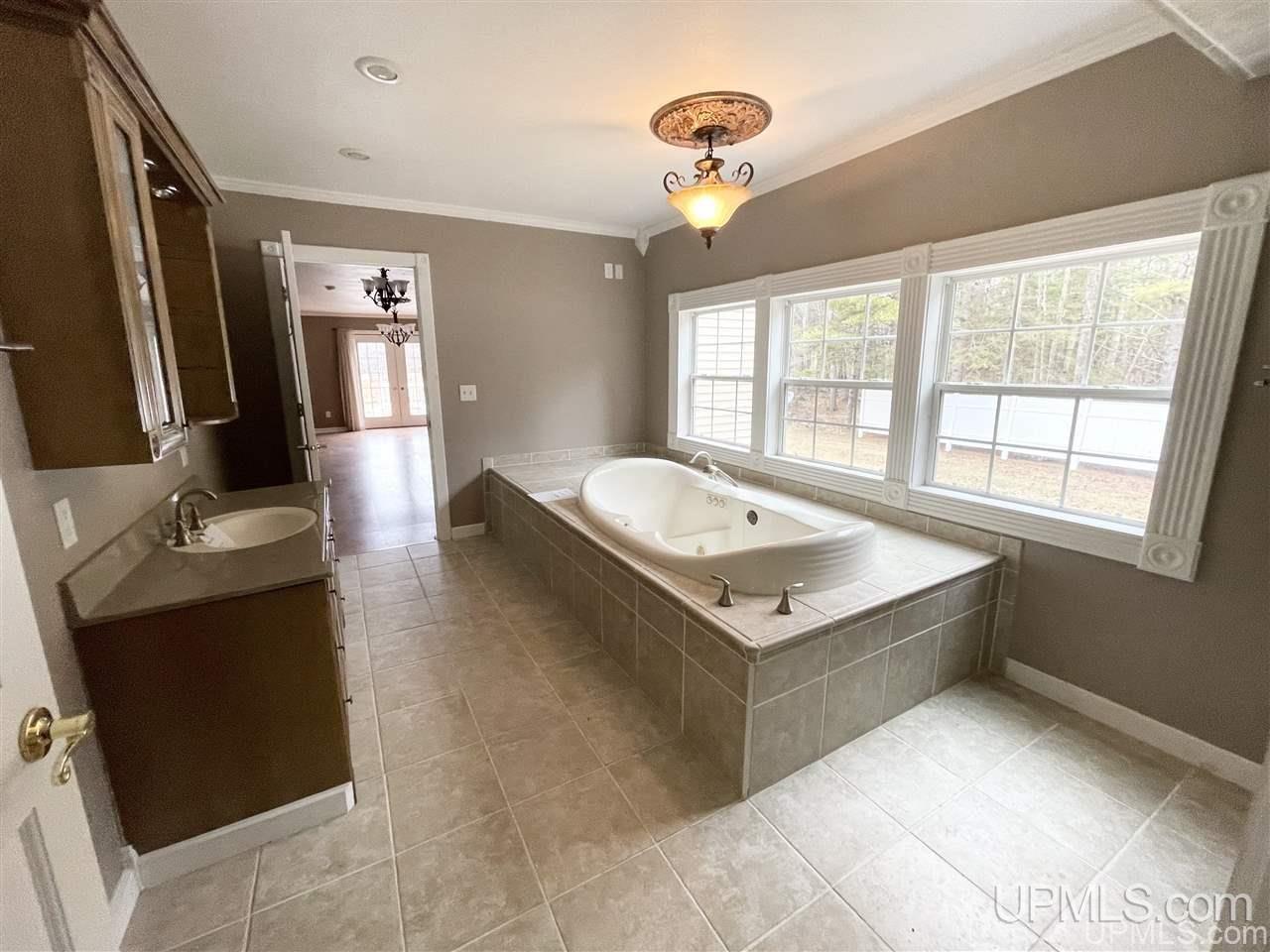 5647 23.5 Road Gladstone, MI 49837 - Photo 36 of 49 Gallery Image 36