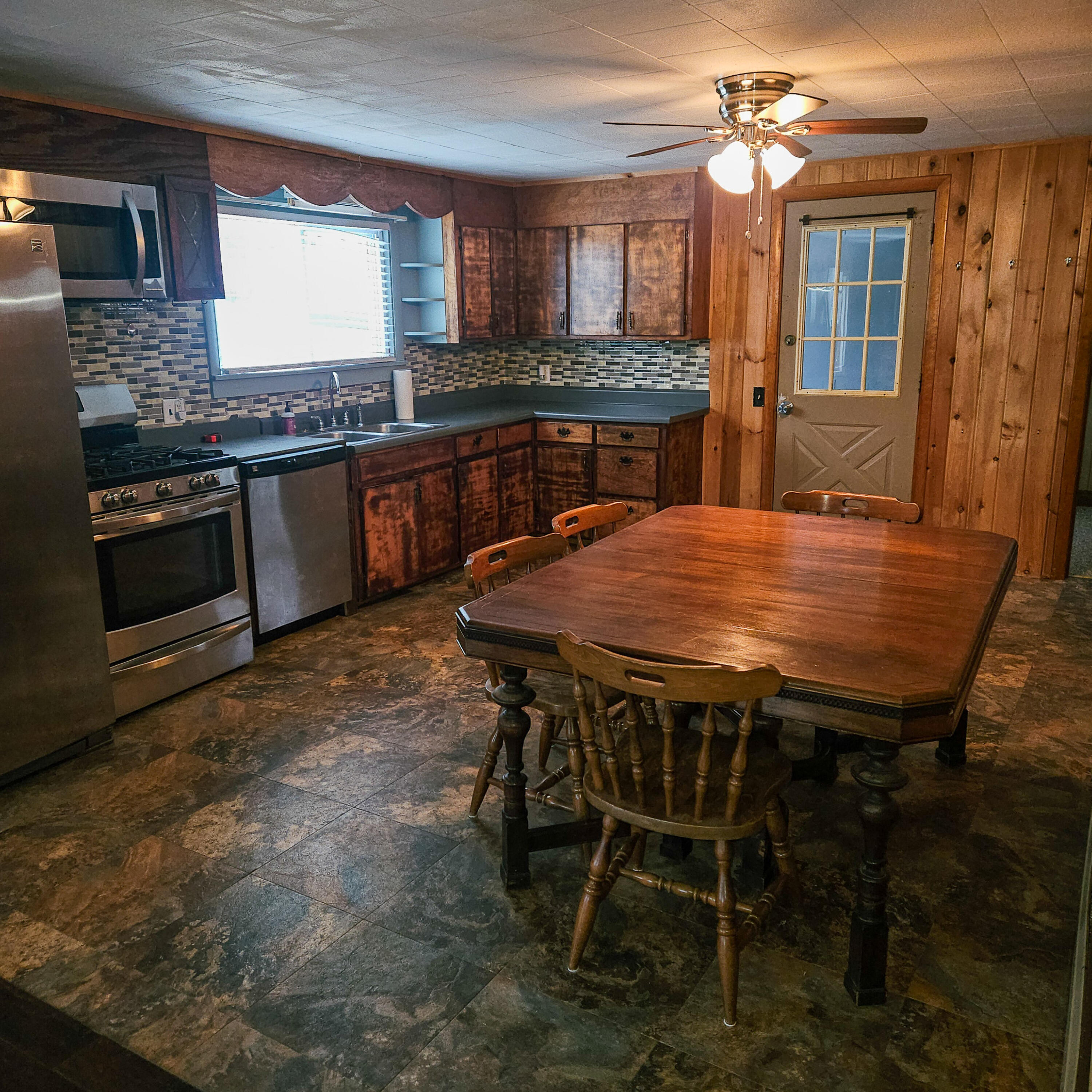 255 Bates Street Millinocket, ME 04462 - Photo 8 of 26 8