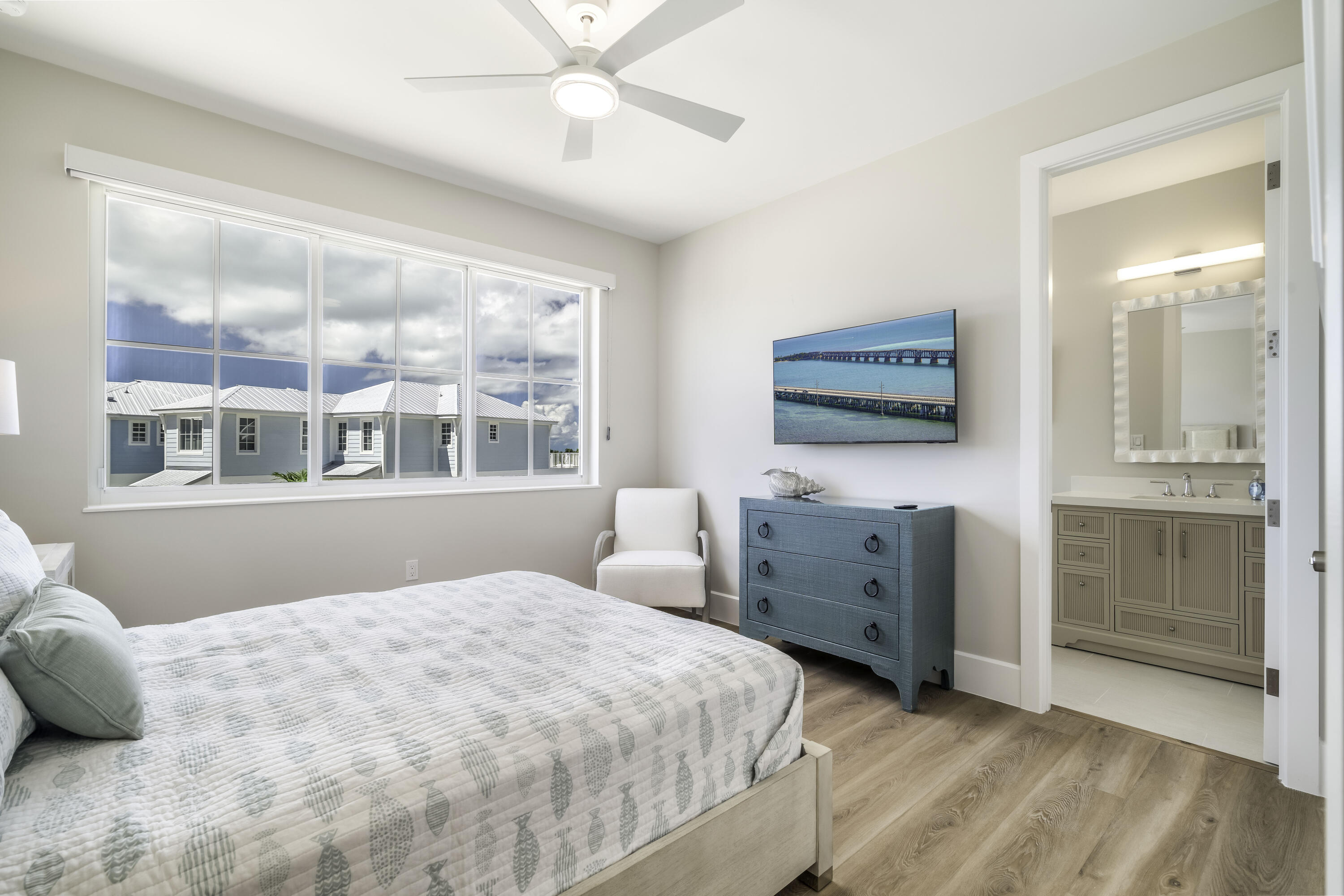 815 39th Street Marathon, FL 33050 - Photo 15 of 24 a bedroom with a bed and a window