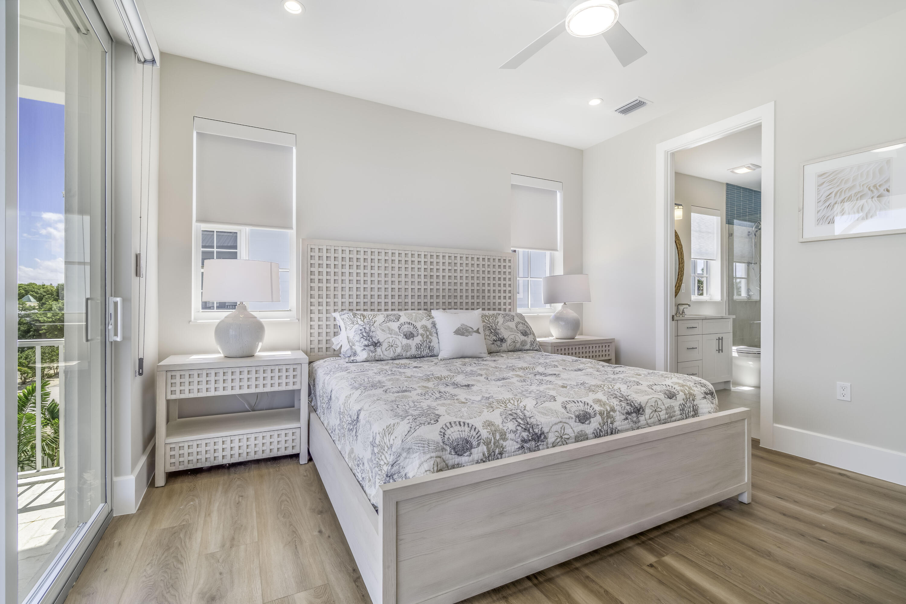 815 39th Street Marathon, FL 33050 - Photo 16 of 24 a living room with a bed and a couch