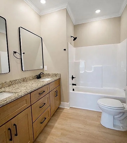 704 Mitchell Drive Seneca, SC 29678 - Photo 11 of 16 Master Bath