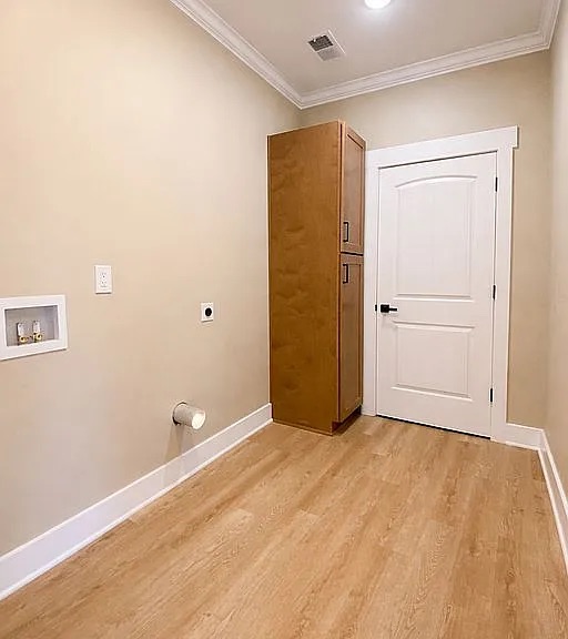 704 Mitchell Drive Seneca, SC 29678 - Photo 7 of 16 Laundry Room