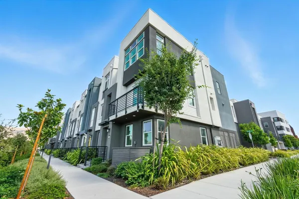 a view of a multi story building