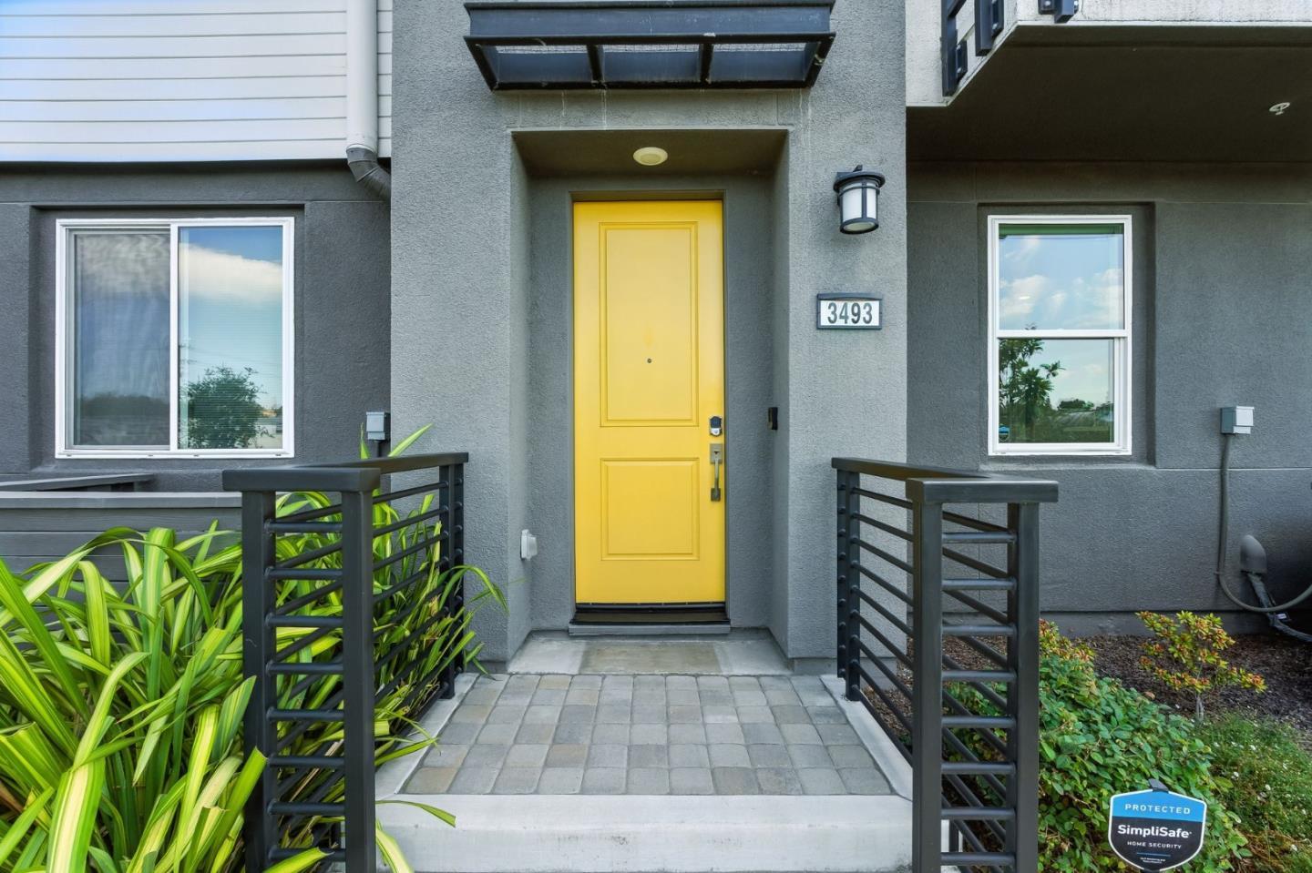 3493 Router Common Fremont, CA 94538 - Photo 3 of 36