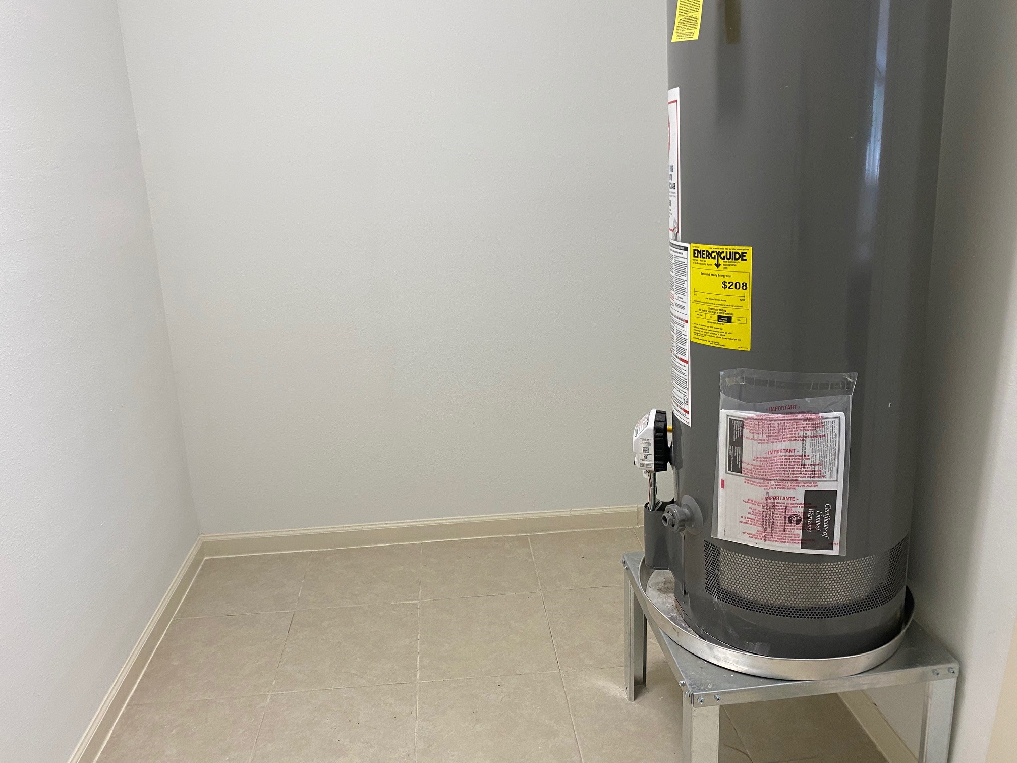 3826 Botany Lane Houston, TX 77047 - Photo 18 of 37 a bathroom with a sink and a mirror