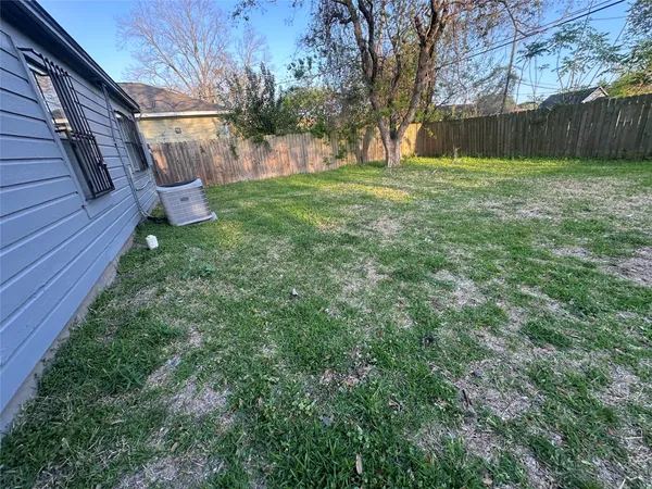 $1,500 | 3826 Botany Lane, Houston, TX 77047