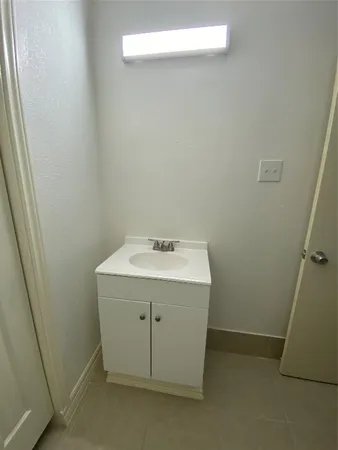 $1,500 | 3826 Botany Lane, Houston, TX 77047