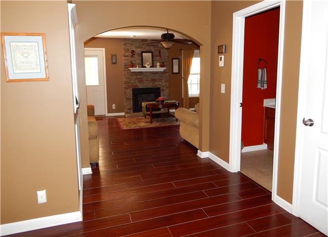 901 Piter Road Clarksville, TN 37043 - Photo 3 of 30 Gallery Image 3