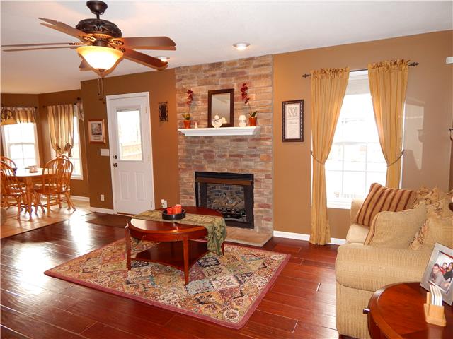 901 Piter Road Clarksville, TN 37043 - Photo 6 of 30 Gallery Image 6