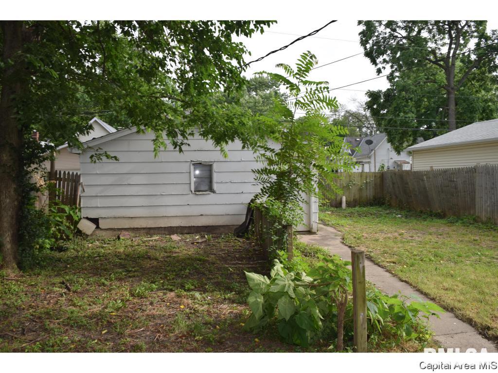 416 West Chenery Street Springfield, IL 62704 - Photo 2 of 10