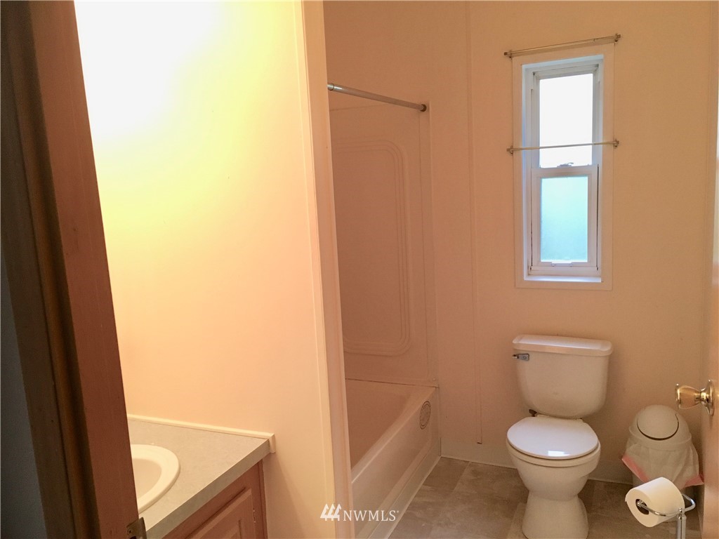 2289 Yew Street Road Bellingham, WA 98229 - Photo 17 of 20 Gallery Image 17