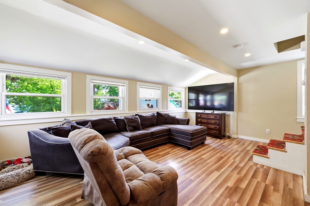 85 Otter Point Road Westfield, MA 01085 - Photo 10 of 40