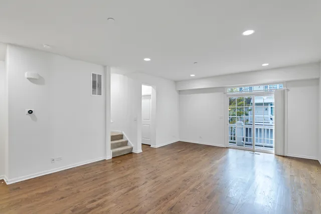 $2,850 | 1527 East Arbor Lane, Arlington Heights, IL 60004