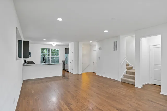 $2,850 | 1527 East Arbor Lane, Arlington Heights, IL 60004