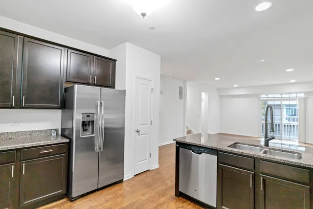 $2,850 | 1527 East Arbor Lane, Arlington Heights, IL 60004